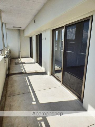 ラピスラズリカーサの内装写真