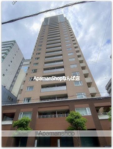 クロスレジデンス大阪新町の外観写真