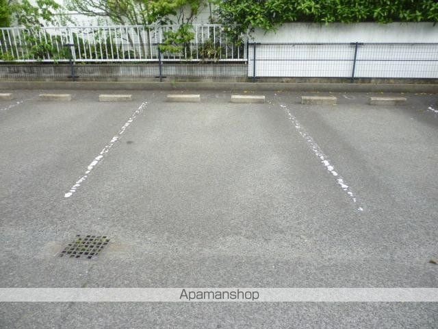 ビーラインアワネ[2DK/40.92m2]の駐車場1