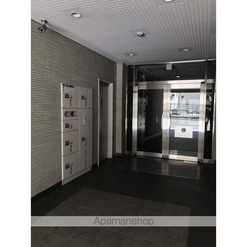 アイビス新梅田の玄関写真
