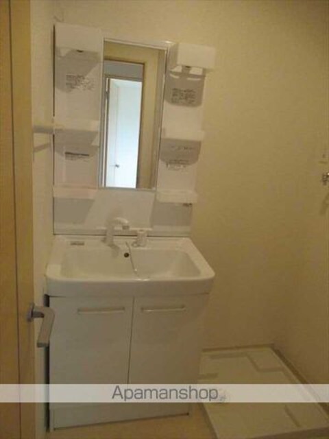 和歌山県和歌山市朝日[1LDK/45.77m2]の洗面所