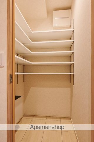 シー・クリサンス西岡本の内装写真