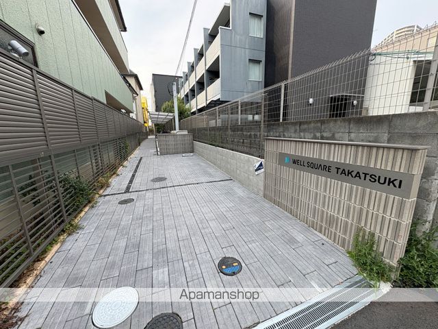 ウェルスクエア高槻の玄関写真