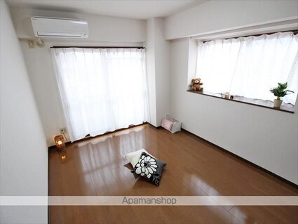 ＭＴビル山越[1K/26.99m2]のリビング・居間