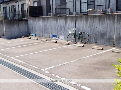 ブランシェ秋桜Ｂ[2LDK/59.62m2]の駐車場1