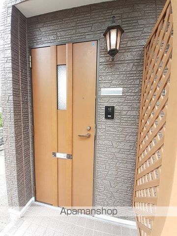 EDELHEIGHTS 3号館の玄関写真
