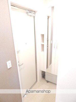 東京都昭島市郷地町２丁目[1LDK/49.77m2]の玄関