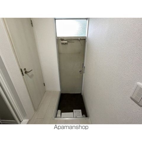 スリーパインズの内装写真