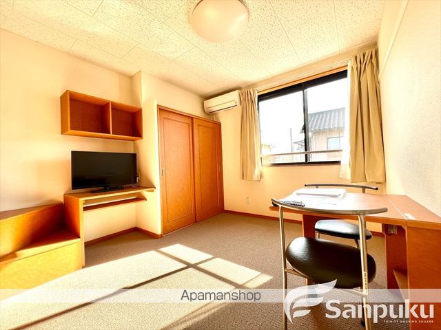 レオパレス中学校前の内装写真