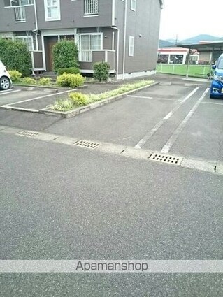 サン・ビ・アレイド加茂Ｃ[2DK/51.67m2]の駐車場1