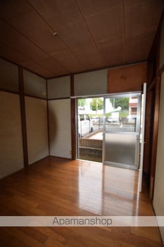 鳶尾青木貸家の内装写真