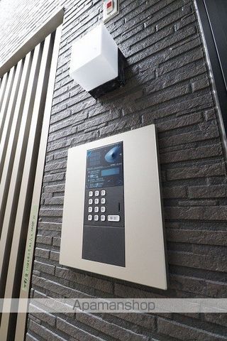 A FLATの玄関写真