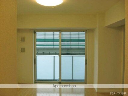 コンフォリア白金高輪[1LDK/40.54m2]のリビング・居間