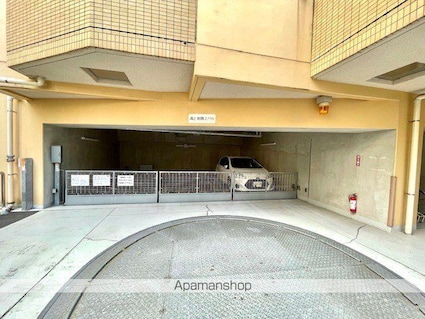 レジディア町屋[2LDK/60.81m2]の駐車場