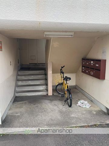 第一都成ハイツの玄関写真