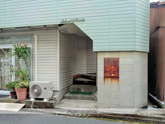 森本レジデンスの玄関写真