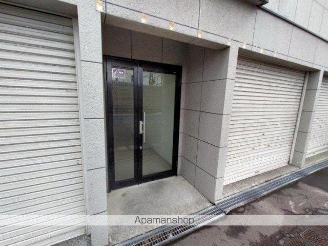 アークコート北大西IIIの玄関写真