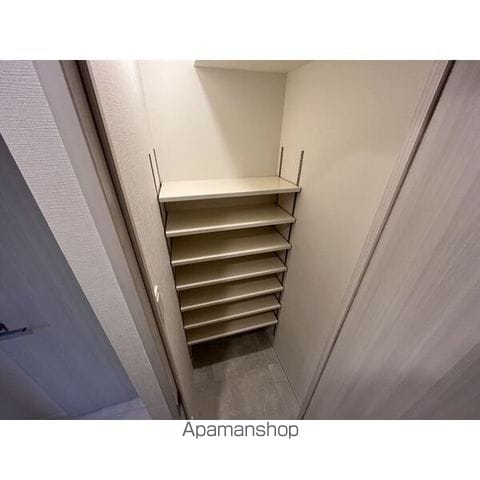 スプランディッド新大阪VIIIの内装写真