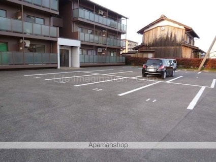 ハイツ・ユウリ[1K/25.9m2]の駐車場
