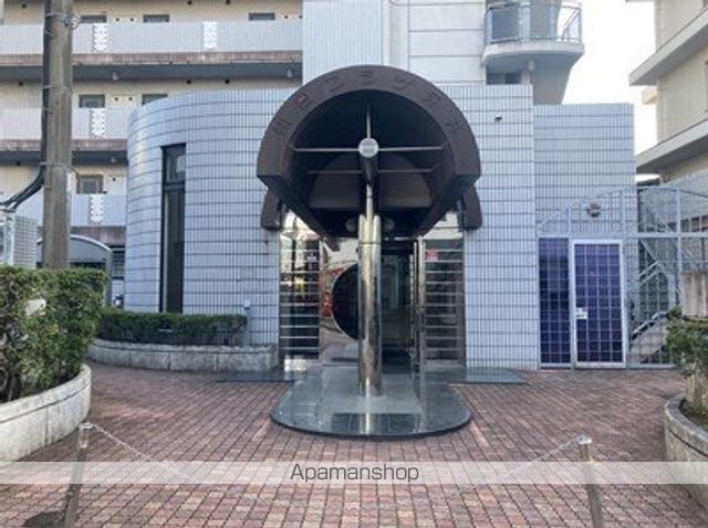 朝日プラザ坪井の玄関写真