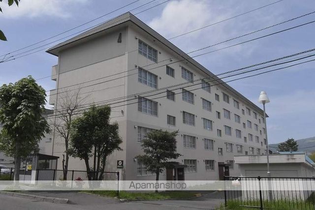 札幌西月寒団地4号棟の外観写真