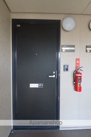 フレグランス本市場ABの玄関写真