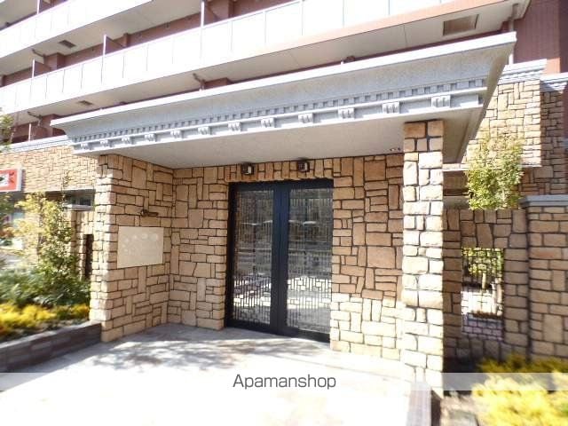 グランカーサ新大阪SOUTHの玄関写真