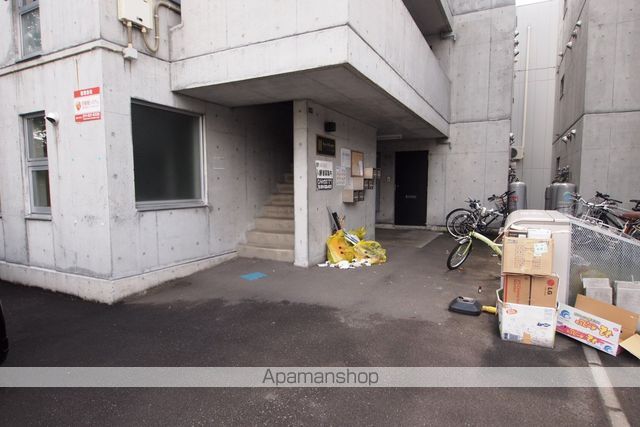 ローヤルハイツ菊水の玄関写真