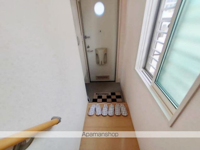 Ｄーｒｏｏｍシルクマム[2DK/53.77m2]の玄関
