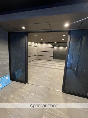アヴァンカーサ町屋の玄関写真