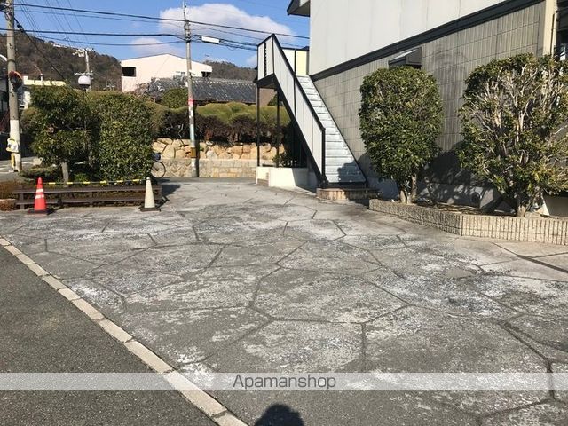 ソレーユ箕面の玄関写真
