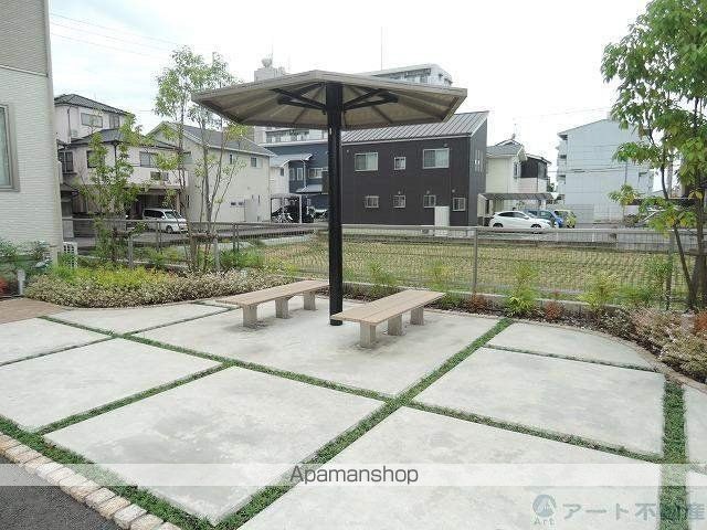 フルールカズン A棟の外観写真
