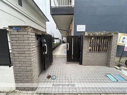 レオパレスシェモアⅢ[1K/19.87m2]のエントランス