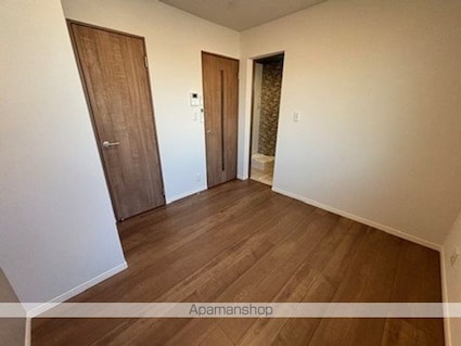 ＡＫｒｙｓｔａｌ[1K/18.95m2]のリビング・居間2