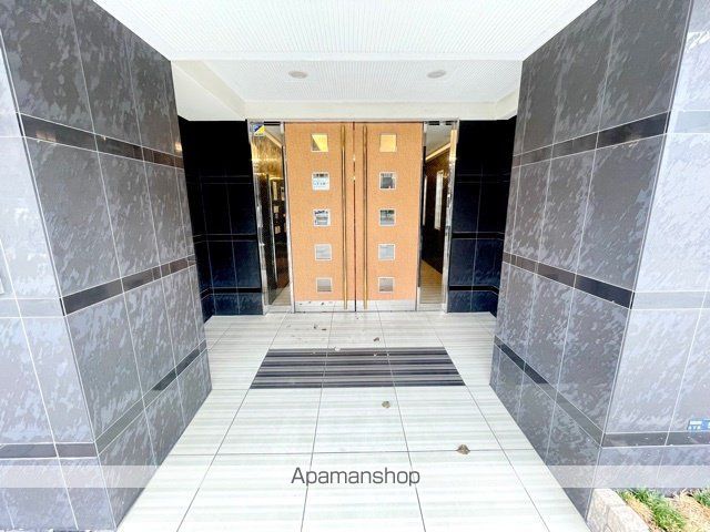 リエス尼崎東の玄関写真