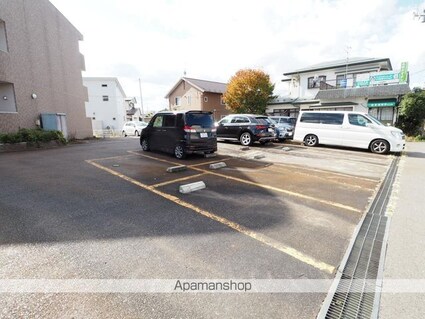 サードニクス・タカハシ[2LDK/58.76m2]の駐車場