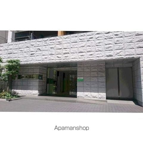 ガーラプレイス新宿御苑の玄関写真