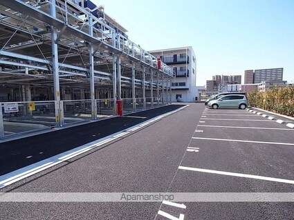 エキスポコンフォート　Ⅱ[3LDK/104.39m2]の駐車場