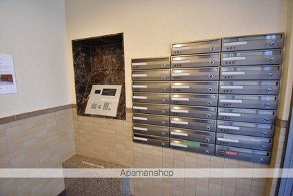 ヴィアーレ堤[1R/29.7m2]のエントランス1