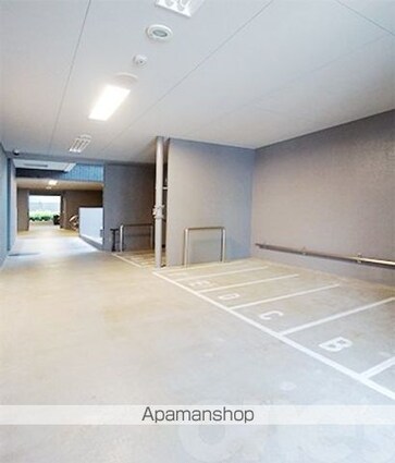 プレサンス錦ラウム[1LDK/39.92m2]の駐車場2