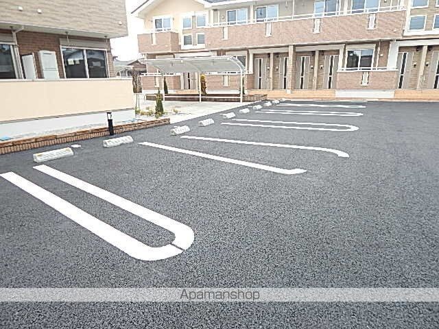 ルシェリアⅠ[1K/26.72m2]の駐車場3