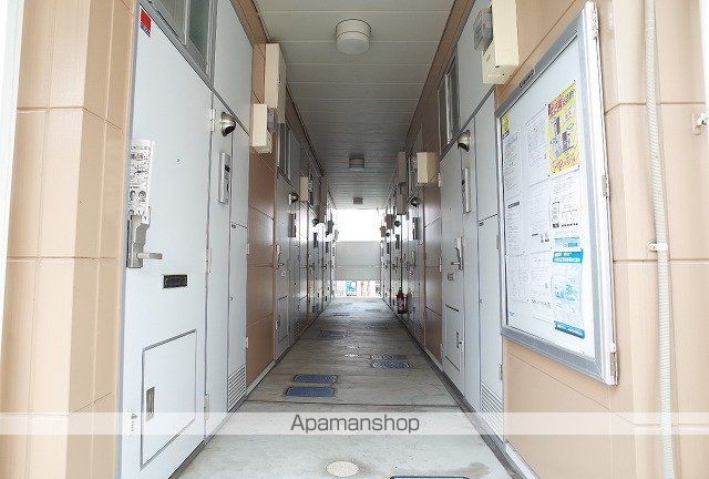 レオパレスセゾンの玄関写真