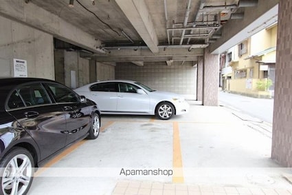 ファーイーストⅡビル[1K/26.38m2]の駐車場