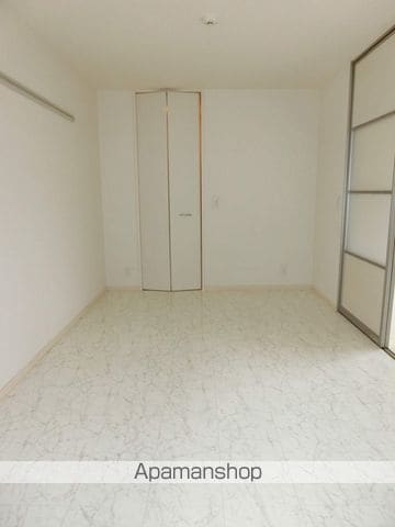 グリーンコート貝塚3号館の内装写真