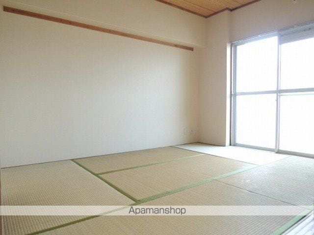 ラ・ヴィール三原の内装写真