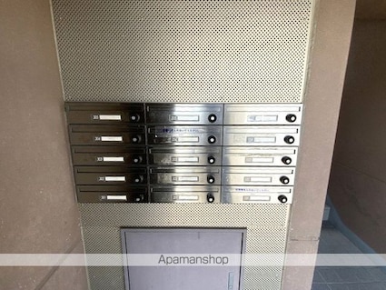 ガーデンアネシス[1LDK/31m2]のエントランス