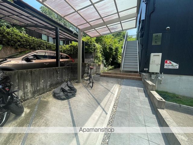 名古屋市桜通線 鳴子北駅 徒歩12分 2階建 築10年の玄関写真