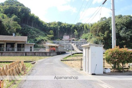 サンプレインＢ[2LDK/63.3m2]の周辺2