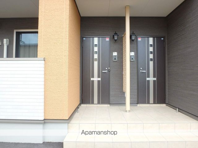 トリニティ岩村田 IIの玄関写真