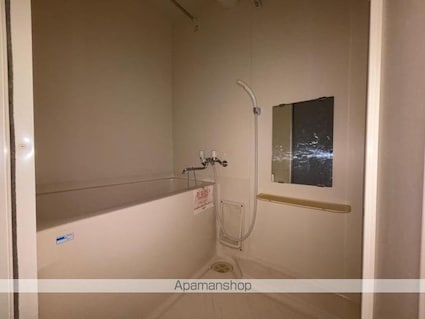 エム・ビューラー　Ｂ[1K/22.65m2]のバス